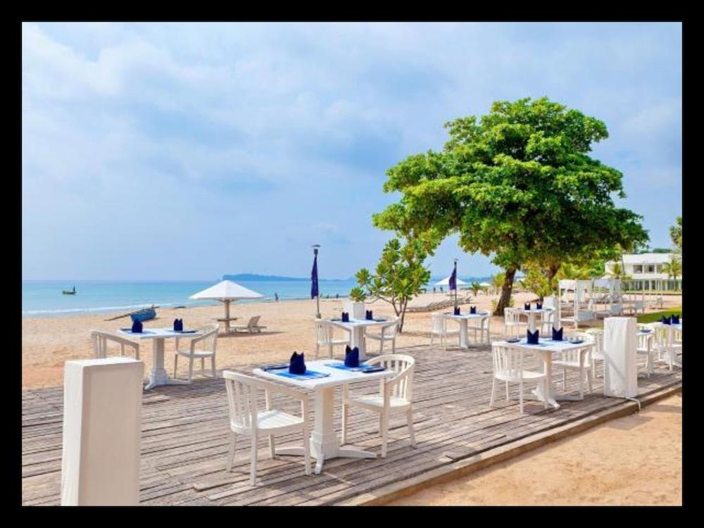 Resort Trinco Blu By Cinnamon Trincomalee